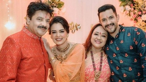 ആദ്യ ഭാര്യ അറിയിക്കാതെ രണ്ടാമതും വിവാഹിതനായി; പ്രശസ്ത ഗായകന്‍ ഉദിത് നാരായണന്റെ പ്രണയം വീണ്ടും ചര്‍ച്ചയാവുന്നു