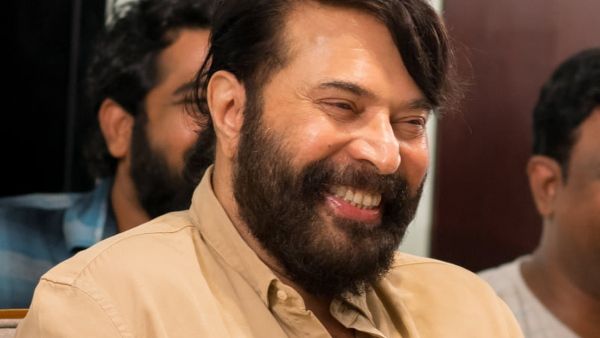 എന്റെ ഒറ്റ ചവിട്ടിന് അദ്ദേഹം നിലത്തു വീണു, സംവിധായകനെ ചവിട്ടി സംഘട്ടനം പഠിച്ചതിനെ കുറിച്ച് മമ്മൂട്ടി