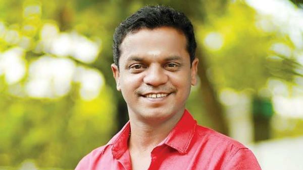 ഇന്നലെ കഴിച്ചതിന്റെ പിടുത്തം മാറിയില്ലേ? താഴ്ത്തിക്കെട്ടരുത്, ഞാനൊരു പാവമല്ലേയെന്ന് ധര്‍മജന്‍