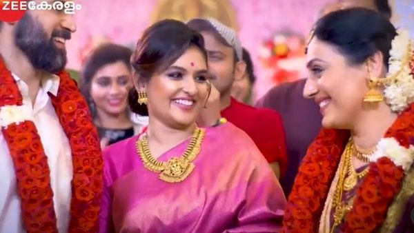 അരവിന്ദിന്‌റെയും മീരയുടെയും വിവാഹത്തിന് പ്രയാഗയും, മനംപോലെ മംഗല്യം പ്രൊമോ വൈറല്‍