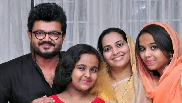 നാദിർഷ പെണ്ണ് കാണാൻ പോയപ്പോഴുണ്ടായ സംഭവത്തെ കുറിച്ച് ദിലീപ്; വിവാഹതീയ്യതി വരെ മറന്ന് പ്രോഗ്രാം പിടിച്ചു