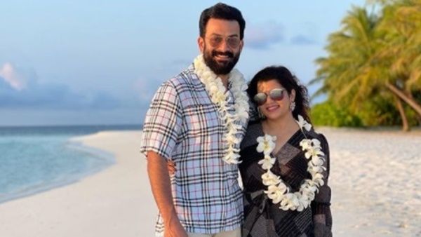 പൂമാല അണിഞ്ഞ് പൃഥ്വിരാജും സുപ്രിയയും, ഹാപ്പി മാരീഡ് ലൈഫ് എന്ന് ആരാധകന്‌റെ കമന്‌റ്, വൈറല്‍ ചിത്രം