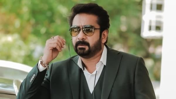 ഹെലികോപ്റ്ററിലെ ആ സീൻ ഏറെ വെല്ലുവിളി നിറഞ്ഞതായിരുന്നു, പ്രണയരംഗത്തെ കുറിച്ച് ഷിജു