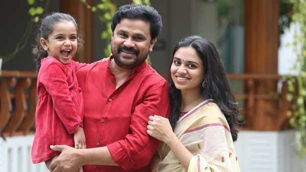 ഇന്നലെ കുടുംബസമേതം, ഇന്ന് മക്കള്‍ക്കൊപ്പം; മീനാക്ഷിയ്ക്കും മഹാലക്ഷ്മിയ്ക്കുമൊപ്പം ദിലീപ്