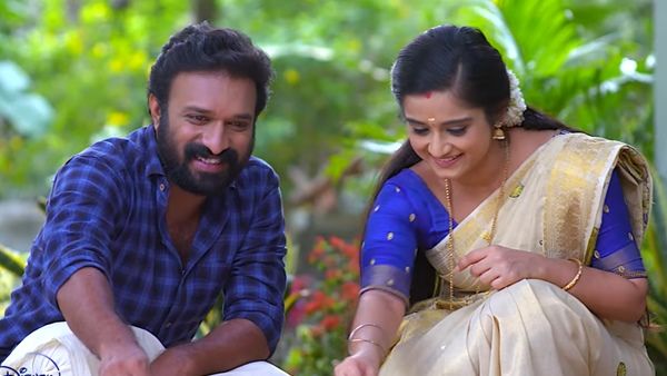 ഭാര്യമാരും ഭര്‍ത്താക്കന്മാരും ഒരേ നിറമുള്ള വസ്ത്രങ്ങളിൽ; സാന്ത്വനത്തിൽ സന്തോഷ ദിനം വന്നെത്തുന്നു
