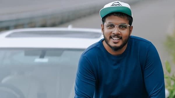 വീഡിയോ കണ്ട് ചിരിച്ചു, ആത്മഹത്യ ചെയ്യാതെ അയാള്‍ തിരിച്ചു നടന്നു; കാര്‍ത്തിക് സൂര്യയുടെ അനുഭവം