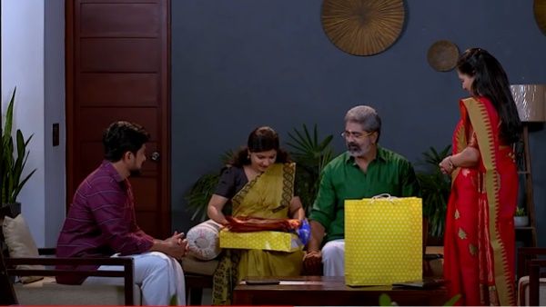 ഹരിയെ സമ്മാനങ്ങള്‍ കൊണ്ട് മൂടി തമ്പി; ബാലന്റെ പേടി ശരിയാകുന്നു!
