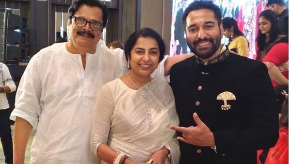 സുഹാസിനി മതി എന്നത് ഏകകണ്ഠമായ തീരുമാനമായിരുന്നു; റഹ്മാന്റെ വീട്ടിലെത്തിയ താരങ്ങളെ കുറിച്ച് ആരാധകന്‍