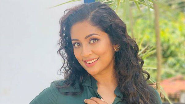 നവ്യയെ ചിത്രത്തില്‍ കണ്ടില്ല, ഒരുത്തീ സിനിമ കണ്ട അനുഭവം പങ്കുവെച്ച് രതീഷ് വേഗ