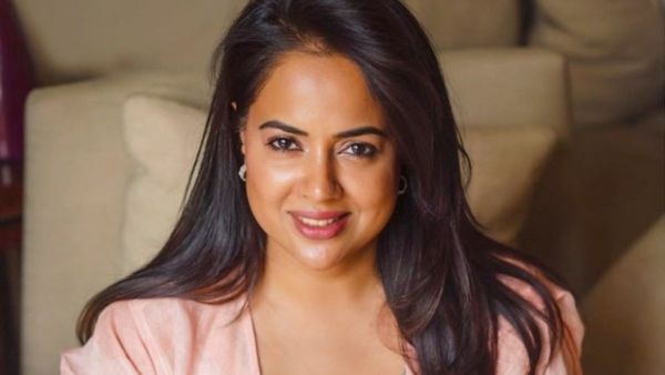 തലയുടെ പിന്നില്‍ രണ്ടിടത്ത് മുടി കൊഴിഞ്ഞ് പോയിരിക്കുന്നു; രോഗാവസ്ഥയെക്കുറിച്ച് സമീറ റെഡ്ഡി
