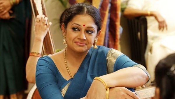 നാഗവല്ലിയെ മറക്കാന്‍ അവര്‍ ഒരിക്കലും അനുവദിക്കില്ല; അനുഭവം പറഞ്ഞ് ശോഭന, അതൊരു ബഹുമതിയാണ്...