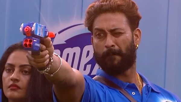 മാസ് ബലൂണ്‍ ഷൂട്ടിന്റെ ക്രെഡിറ്റ് ഡോക്ടര്‍ ഫാന്‍സ് തട്ടിയെടുത്തു; റോണ്‍സണ്‍ ആണ് നായകനെന്ന് പ്രേക്ഷകര്‍