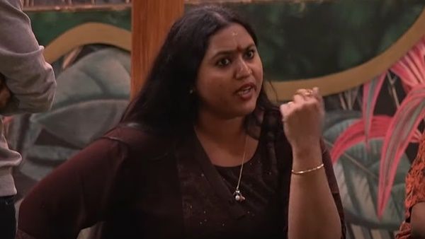 താന്‍ വലിയ നടിയെന്ന ഭാവം, ആരേയും തെറിവിളിക്കാം, ശപിക്കാം, തുപ്പാം; തിരിച്ച് മാപ്പോ കുറ്റബോധമോ പ്രതീക്ഷിക്കേണ്ട