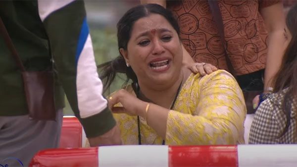 'എല്ലാവര്‍ക്കും വേണ്ടി വേണമെങ്കില്‍ ഈ ഷോയില്‍ നിന്ന് ഞാന്‍ പോയിത്തരാം'; കരച്ചില്‍ അടക്കാനാവാതെ ലക്ഷ്മിപ്രിയ