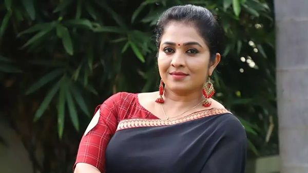 ഷോയെ ബഹുമാനിക്കുന്നവരേയും നിയമങ്ങള്‍ അനുസരിക്കുന്നവരേയും മാത്രം അവിടെ നിര്‍ത്തു, ഉമ നായര്‍