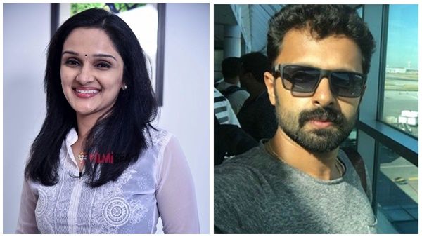 താലി കെട്ടിയാൽ തലയിലാവുമെന്ന് വിനീത് പേടിച്ചു; വടക്കൻ വീര​ഗാഥയിലെ കുട്ടിക്കല്യാണത്തെക്കുറിച്ച് ജോമോൾ