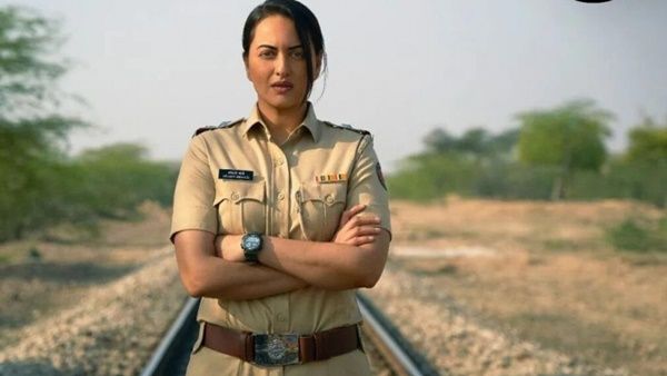 സ്ത്രീകളെ കൊല്ലുന്ന സൈക്കോപാത്തിന് കാവല്‍നില്‍ക്കുന്ന സമൂഹം; ലക്ഷണമൊത്ത ക്രൈം ത്രില്ലറായി ദഹാഡ്!
