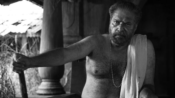 140 തീയറ്ററുകളിലൂടെ 2 ലക്ഷത്തിലധികം ആളുകളാണ് ഇതുവരെ കണ്ടു! ഭ്രമയുഗം വിദേശത്ത് എത്തിയപ്പോഴുള്ള റിപ്പോർട്ട്