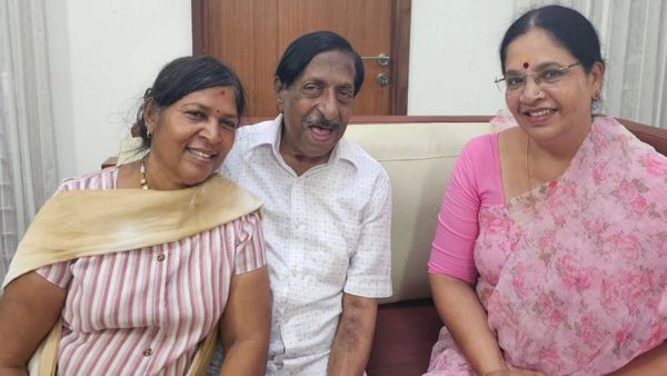 'എട്ട് വർഷങ്ങൾക്കുശേഷമുള്ള കൂടിക്കാഴ്ച, അന്ന് ശ്രീനിയേട്ടന്റെ സംവിധാനത്തിൽ നായിക, മദിരാശി ഓർമകൾ പങ്കിട്ടു'