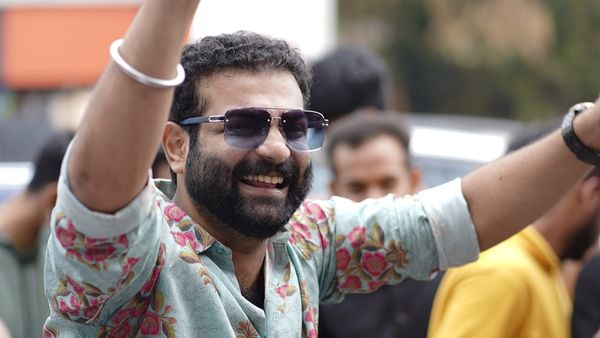 ഫ്രോഡുകളെക്കൊണ്ടുള്ള കഷ്ടം, ചതിക്കപ്പെട്ടു; സിനിമ ഉപേക്ഷിക്കുകയാണെന്ന് കിച്ചു ടെല്ലസ്‌
