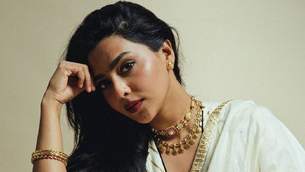 അയാളെ മാത്രം ഞാൻ കെട്ടിപ്പിടിച്ചില്ല; പിന്നീടയാൾ പിറകിലൂടെ വന്നു; എന്റെ തോന്നൽ ശരിയായിരുന്നു; ഐശ്വര്യ ലക്ഷ്മി