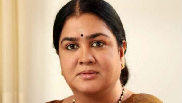 സ്ഥിരമായി ഡയറിയെഴുതും, പക്ഷെ ജീവിതത്തിലെ ആ സംഭവങ്ങൾ എഴുതാൻ പോലും ഭയന്നു; ഉർവശി