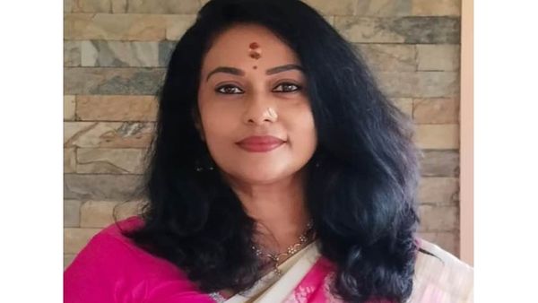 'ഇവിടെ നടക്കുന്നത് ചീഞ്ഞ രാഷ്ട്രീയ കളികള്‍, അതിലും എത്രയോ ഭേദമാണ് സീരിയല്‍'; സീമ ജി നായര്‍