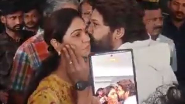 'പൊലീസ് ബെഡ് റൂമിലേക്ക് കയറി'; ഭാര്യയ്ക്ക് ഉമ്മ നല്‍കി ജീപ്പിലേക്ക്; നാടകീയം അല്ലുവിന്റെ അറസ്റ്റ്