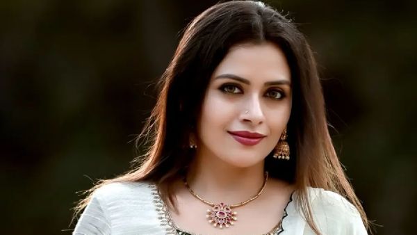 'അതിന്റെ ഭാഗമല്ലെങ്കിൽ പോലും എന്റെ ഭർത്താവിനെ വിട്ടുപോകാതെ കൂടെ നിന്നവളാണ് ഞാൻ, എത്രമാത്രം അപമാനം സഹിച്ചു...'