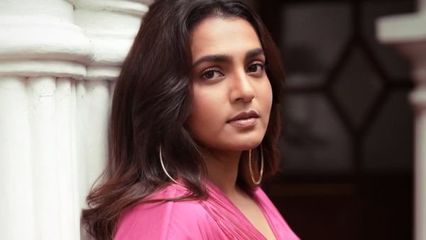 യുവ നടൻമാരുടെ കാര്യം അതിലും മോശമാണ്, ചിലർക്ക് നീരസവുമുണ്ട്; തുറന്നടിച്ച് പാർവതി തിരുവോത്ത്