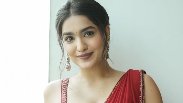 റിലേഷൻഷിപ്പിലെ പ്രശ്നങ്ങൾ, വിദേശത്ത് സഹപാഠികളിൽ നിന്നും നേരിട്ടത്; തുറന്ന് പറഞ്ഞ് സാനിയ അയ്യപ്പൻ
