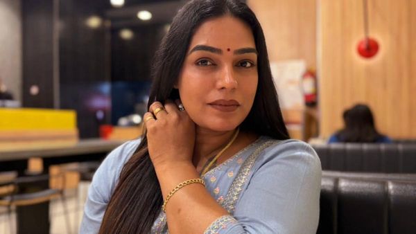 ബസിൽ വെച്ച് വസ്ത്രം അഴിക്കാൻ ശ്രമിച്ചു, മുൻപ് പ്രണയിച്ചയാളെ ജയിലിൽ കയറ്റി; അനുഭവങ്ങൾ തുറന്ന് പറഞ്ഞ് സീമ