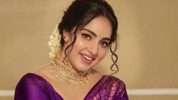 ഉദ്ഘാടനത്തിൽ നിന്നും കിട്ടുന്ന പൈസയ്ക്ക് ചെലവുകൾ ഒരുപാട്, അന്ന് ത്രെഡ് ചെയ്യാൻ പോലും പണമില്ലായിരുന്നു; മാളവിക