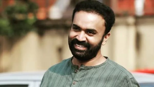 ഞാൻ തെറ്റിക്കുന്നത് കണ്ട് ആ നടി ചിരിച്ചു, സംവിധായകനും ഇറിറ്റേറ്റഡായി, ഇന്നും മനസിൽ നിന്നും പോയിട്ടില്ല; റോണി