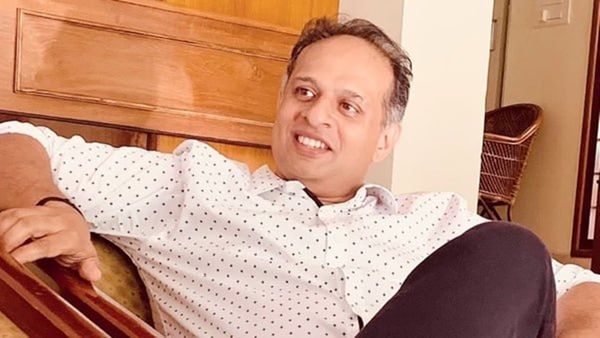 'കാലു പിടിച്ച് പറഞ്ഞിട്ടും കേട്ടില്ല'; ഇന്ദ്രജിത്ത് പറഞ്ഞിട്ടും രക്ഷയില്ല! യുവനായികയ്‌ക്കെതിരെ സംവിധായകന്‍