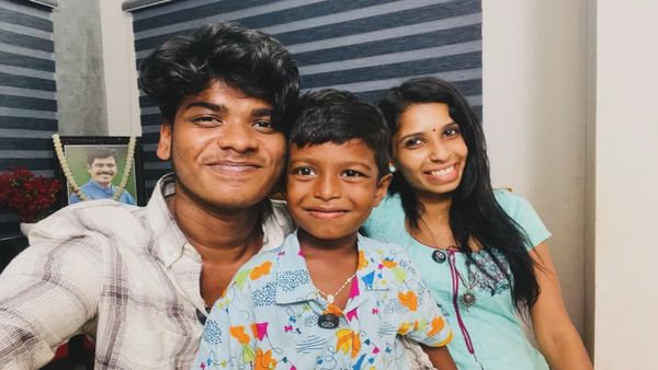 തൊട്ടുരുമ്മിയും നെഞ്ചിൽ ചാഞ്ഞും കെട്ടിപിടിച്ചും അഭിനയം, മക്കൾക്ക് ഇത് നാണക്കേടല്ലേ?; മറുപടി നൽകി രേണു!