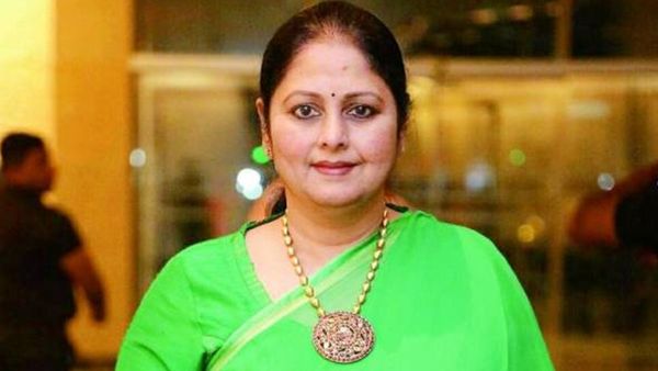 മുടിയ്ക്ക് പിടിച്ച് വലിച്ചു, സെറ്റില്‍ ആ നടിയുമായി ശരിക്കും അടി കൂടി! തര്‍ക്കമുണ്ടായത് ചെരുപ്പ് കാരണം: ജയസുധ