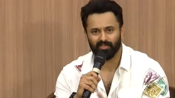 യഥാർത്ഥ ജീവിതത്തിലും അഭിനയിച്ച് മതിയായില്ലേയെന്ന് മാധ്യമപ്രവർത്തക, നിസ്സഹായതയോടെ മാപ്പ് പറഞ്ഞ് ഉണ്ണി മുകുന്ദൻ!