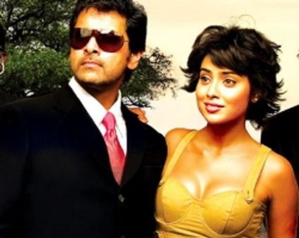 தம்பி ஹீரோ-அண்ணன் வில்லன்!