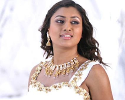 கையில் கரன்சி, கலக்கல் டான்ஸு!!