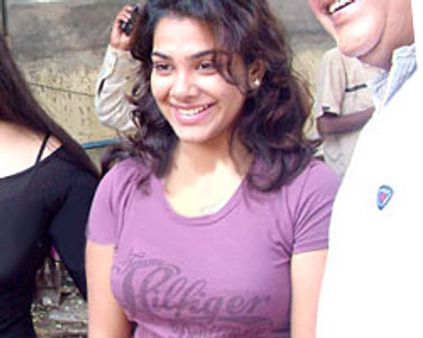 கன்னடத்தில் சந்தியா!