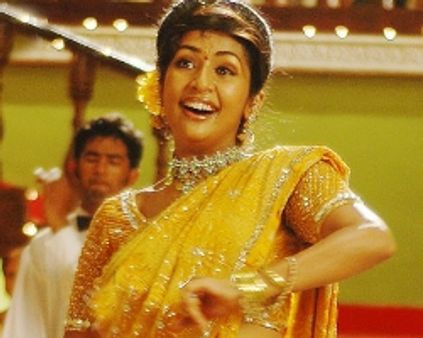 மீரா, காவ்யா, நவ்யா .. 20-20!