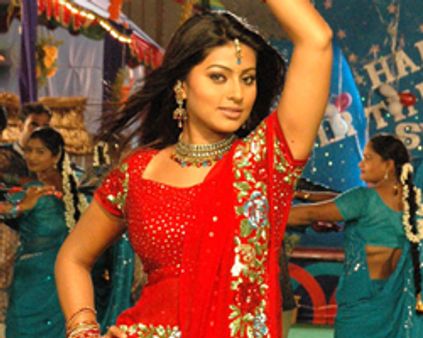 டைட் ஷெட்யூலில் சினேகா