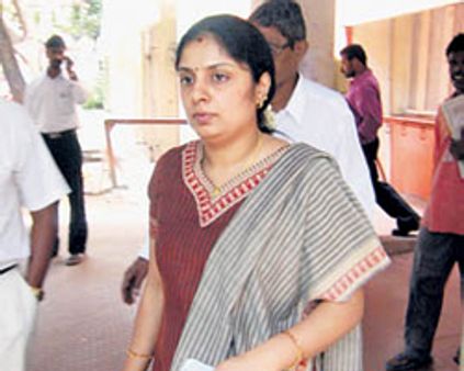 ~~சார்ஜ்ஷீட்~~ நகலைப் பெற்றார் கிரகலட்சுமி