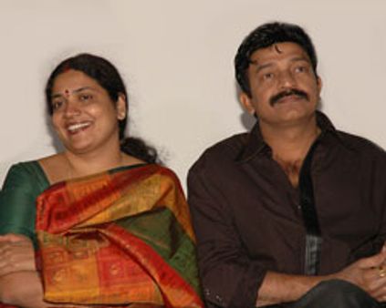 சிரஞ்சீவி ரசிகர்கள் அராஜகம்-ராஜசேகருக்கு அடி