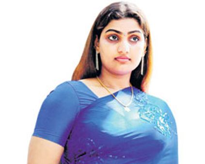 பாபிலோனா தம்பி கைது