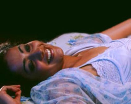 மீராவை இழிவுபடுத்தி இ-மெயில்!