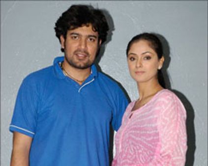 சூர்யாவின் அம்மாவாக சிம்ரன்!!