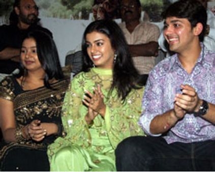 ~~காய்ச்சி~~ எடுத்த கே.ஆர்.ஜி. - ~~ஒத்தடம்~~ கொடுத்த சத்யராஜ்!