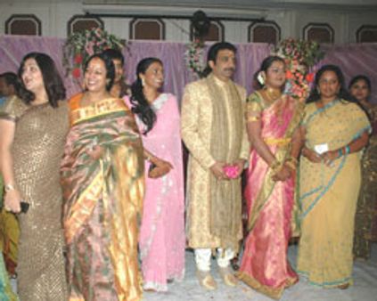 விந்தியாவை வாழ்த்திய ~~கோலிவுட்~~!